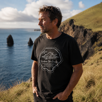 Short-sleeved T-shirt: Island Outline Motif